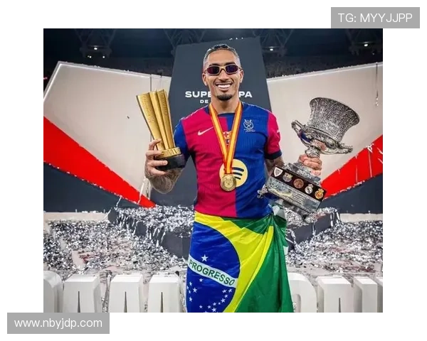 拉菲尼亚伤愈复出首战表现稳健，贡献关键助攻提升球队竞争力